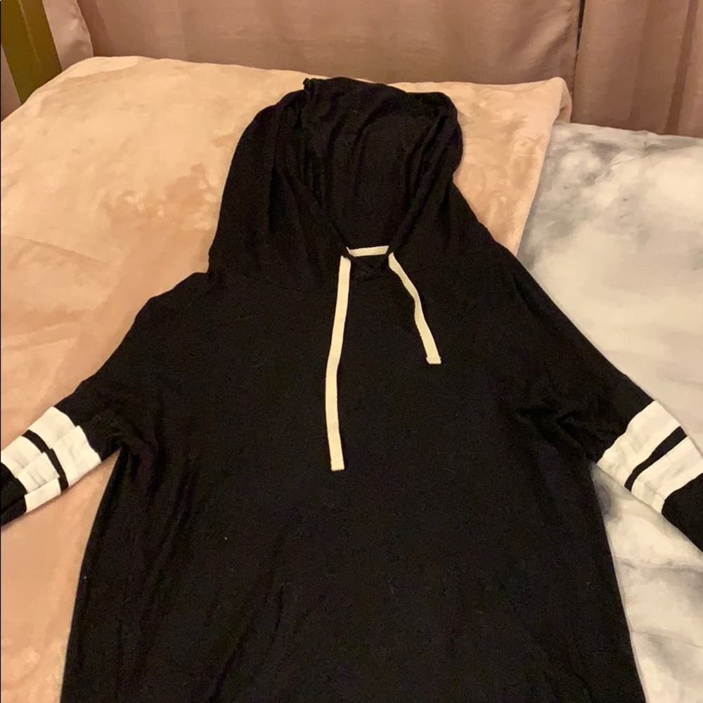black and white sweatshirt